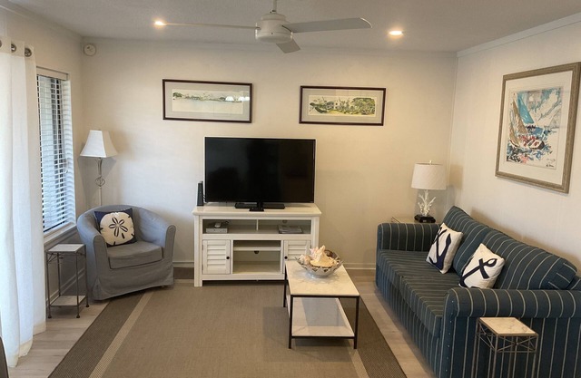 Oceanview! At beach in 1 minute! 2 Bdrm, 2 Bath, 1st Fl, No surprise fees!