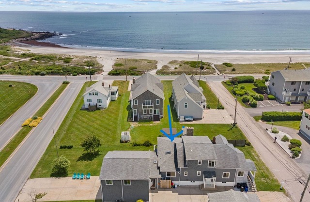 Oceanview Beach House, Steps to Private Beach Access, Sleeps 20!