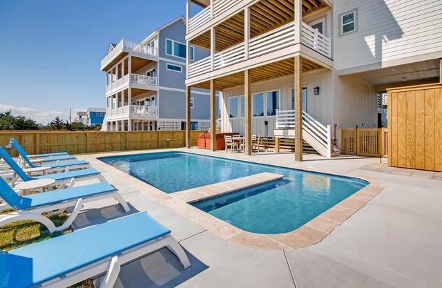 Oceanview Dog Friendly Home w/Private Pool, Hot Tub, Game Room, Beach Nearby