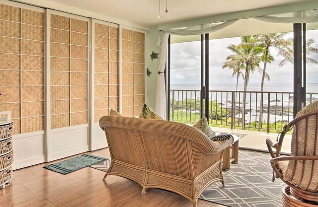 Oceanview Hilo Condo w/ Indoor-Outdoor Living