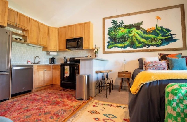 Octo Loco - Cozy Studio | Park City Ski Bus
