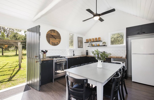 Odd Frog Lodges Cottage - a farm stay escape