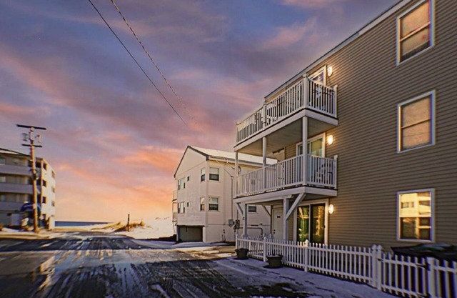 Off Season Rates available for Hampton Beach Condo - only steps to the beach!