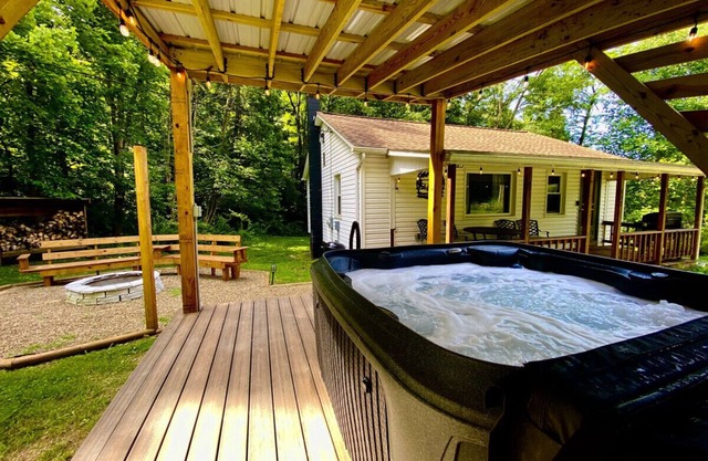 Ohiopyle Hideaway Great Location!