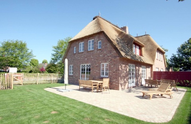 Ohl Dörp 55b, Whg. 2 - House half in Wrixum under thatched roof with 4 rooms and 140