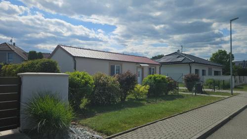 Olšany Home - útulný domek se zahradou a parkováním u Olomouce - house with garden and parking near Olomouc