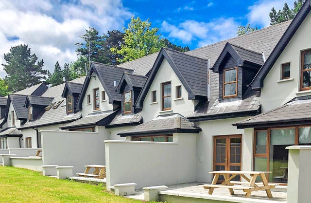 Old Court Holiday Homes (3 Bed - Sleeps 6)