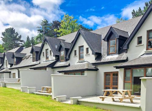 Old Court Holiday Homes Terryglass - Sleeps 6