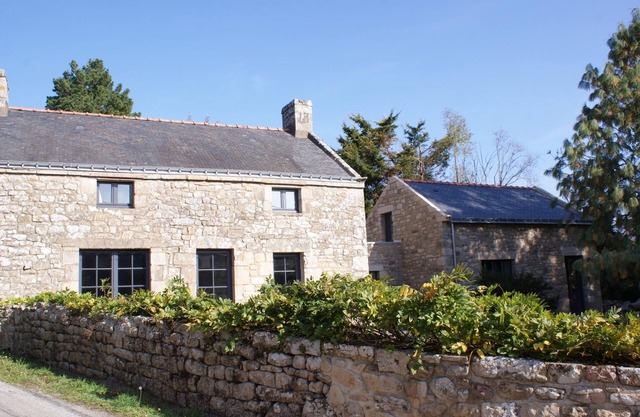 Old farm, with garden, 10 min by walk to the port