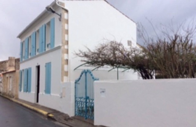 Old house with private terrace overlooking the owner's garden swiming pool