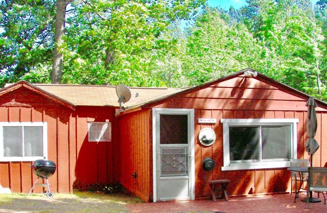 Old Minoqua Charm On Lake Minocqua with Boat Dock