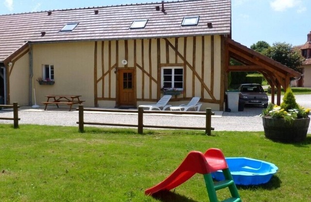 Old small renovated farm, quiet, in a green setting