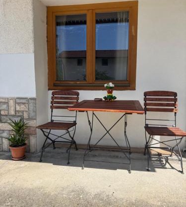 OLD SQUARE HOUSE - HIŠA NA STAREM TRGU