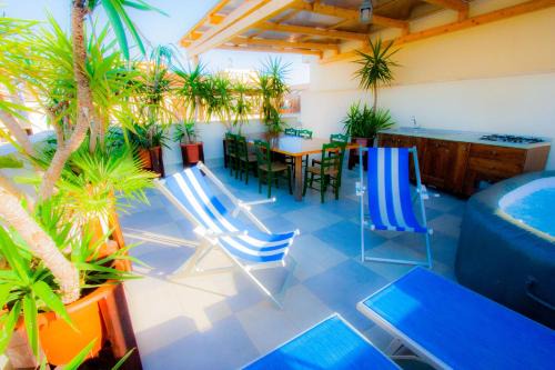 Old Style by the sea, roof terrace, outdoor kitchen, Ladispoli