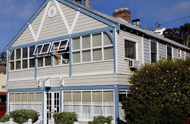 Old Turner Inn - Large historic home. weekly rental