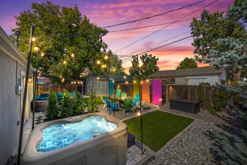 Olde Town Gem 5 Tvs Hot Tub & Game Yard