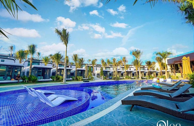 Olee SeaView Resort
