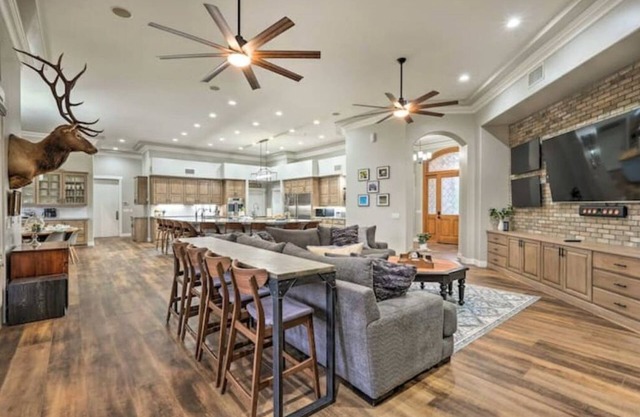 Omega House w/Pool & Pickleball