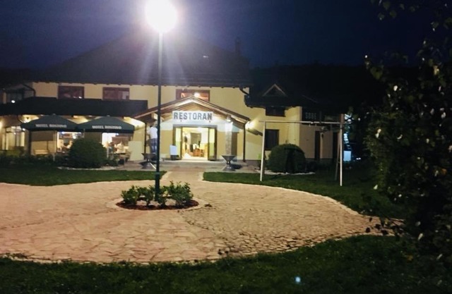 OMLADINSKI HOTEL ROSTOVO