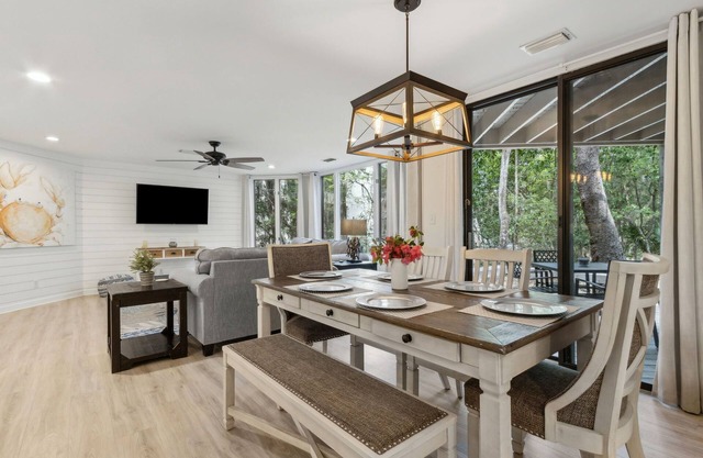 Omni AIP Poolside One-Story Villa, 8-Min Walk to Beach, Wagon & Chairs Included!