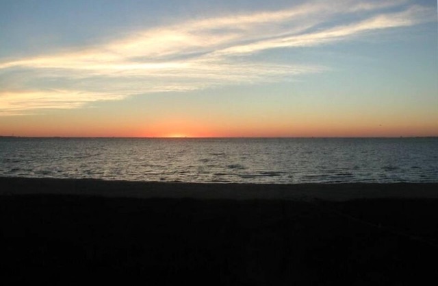 On Beach and Close to Fun! - Weekly and Monthly Rate Specials