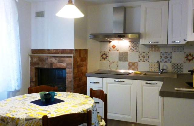 ON HOLIDAY BY ELISA apartment 6 beds ideal for families/groups