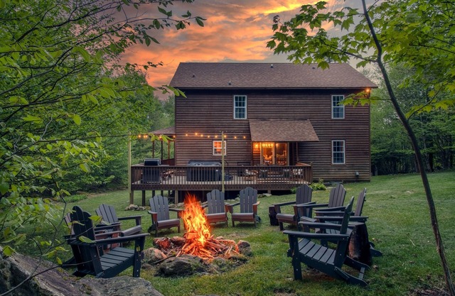 On Sugar Mountain Ski/Hike/Bike, Hot tub, fire pit