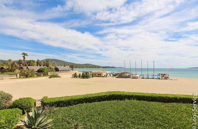 On the beach 2 bedrooms flat 4/6 persons