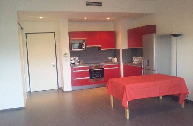 On the way to the beaches, a new luxury residence, T3, sleeps 6.