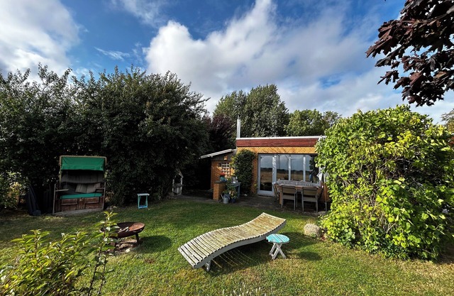 On the wildly romantic natural beach, enchanting view, cozy with stove, sauna