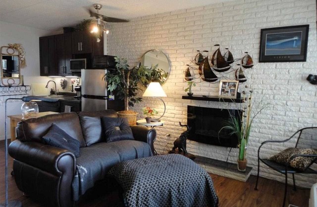 One Bed, With Kitchenette, Bathroom.