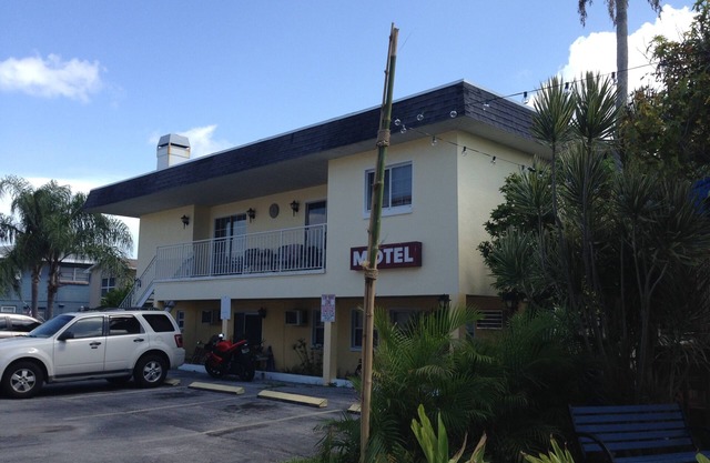 ONE BEDROOM APARTMENT NEWLY RENOVATED FEW STEPS FROM THE BEACH