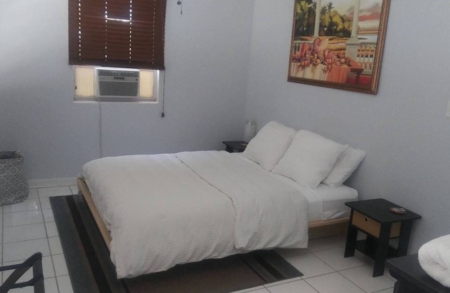 One bedroom apartment, walk to the beach