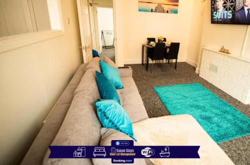 One Bedroom Apartment Near The Beach in Lowestoft by Eason Stays, Ideal For Weekend Getaways & Business Travellers - with Free parking!
