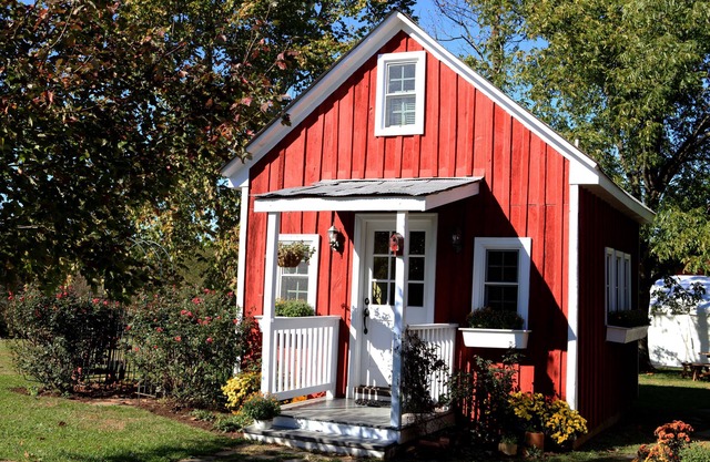 One Bedroom One Bath Cottage On 250 Acre Cattle Farm.