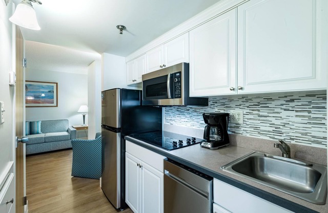 One Bedroom Suite Marina View at VSA Resorts - The Ocean Key Deluxe