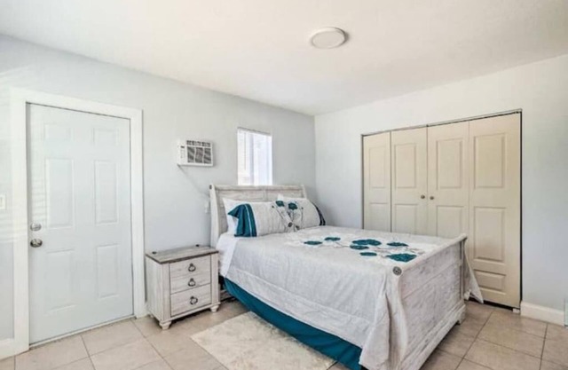 One bedroom vacation unit!