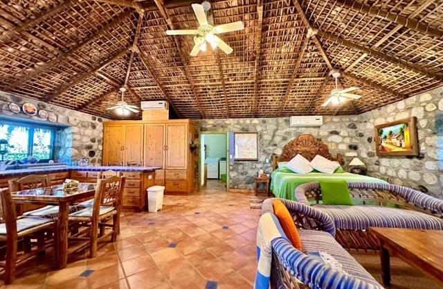 One Block from the Beach and Restaurants Downtown Los Barriles Gem