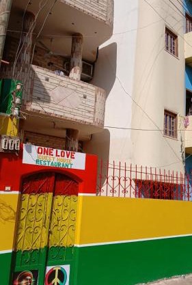 One Love Guesthouse & Restaurant