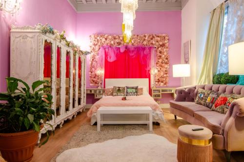 One of a kind home with NYC views