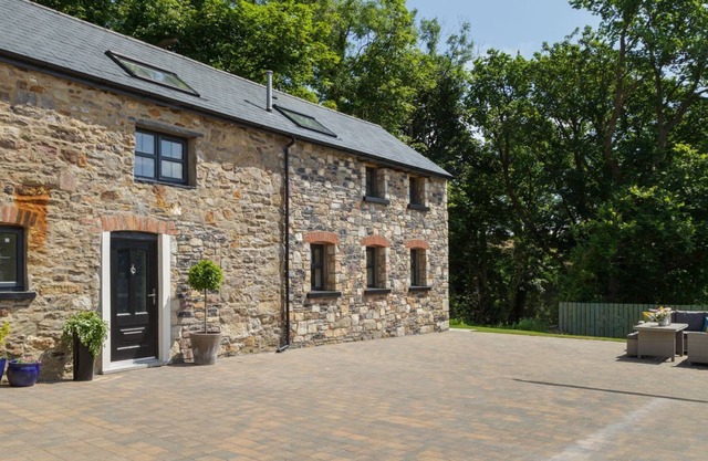One of two immaculate holiday cottages located together in a rural location in the south of the isla