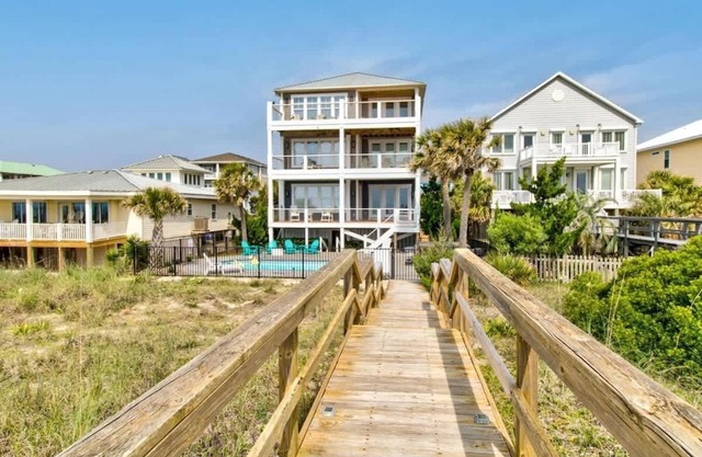 One Step Away Upper - 6 bedrooms