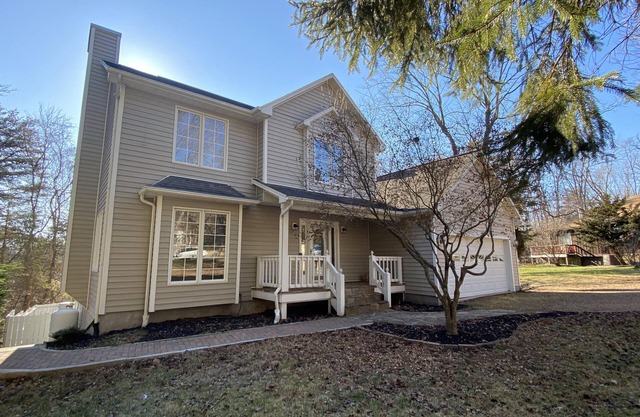 Only Private POOL in Massanutten! Large Comfy Home. Your fun starts HERE.
