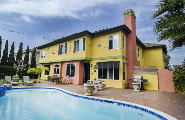 OPEN 10/20-25 Unique Villa, Walk to Beach, Pool/Spa, Pets Ok!