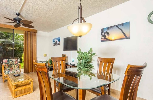 Open Design Suite w/Modern Kitchen, Lanai to Lawn, WiFi–Kamaole Sands 9106