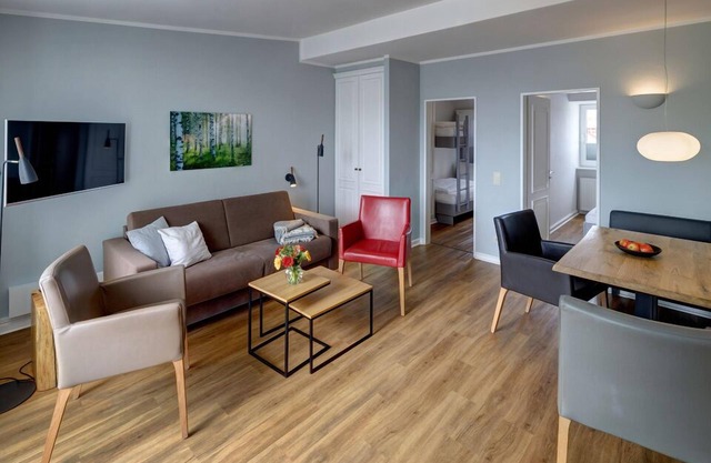 Open, light-flooded 3-room vacation apartment in the heart of the city!