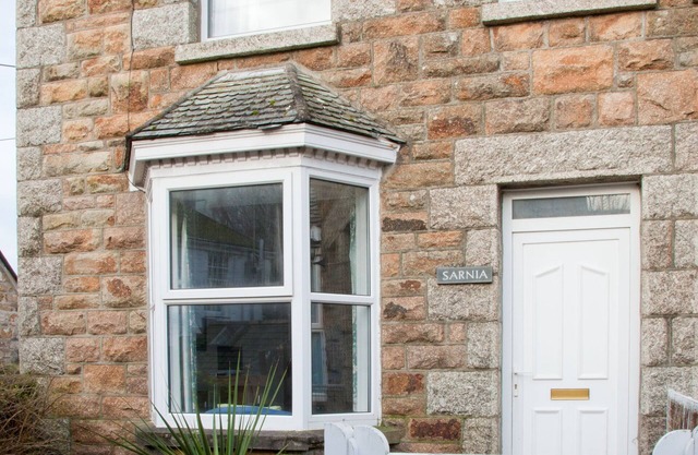 Open plan house 1 minute to beach and St Michaels Mount causeway