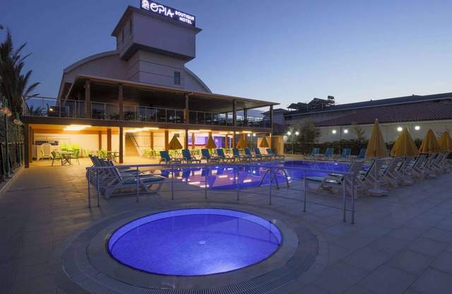 Opia Hotel
