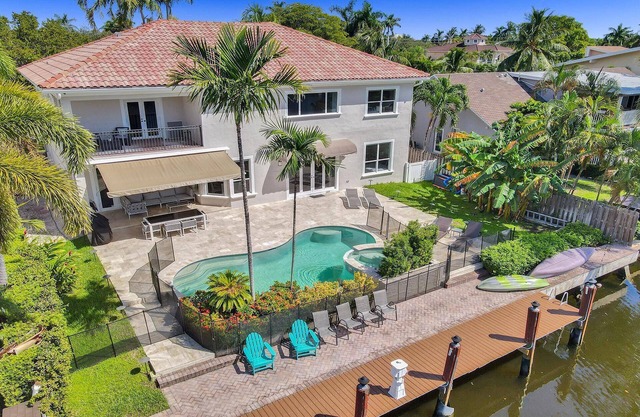 Opulence On The Bay ~ w/Heated Pool/Hot Tub/Near Beach 🏖️