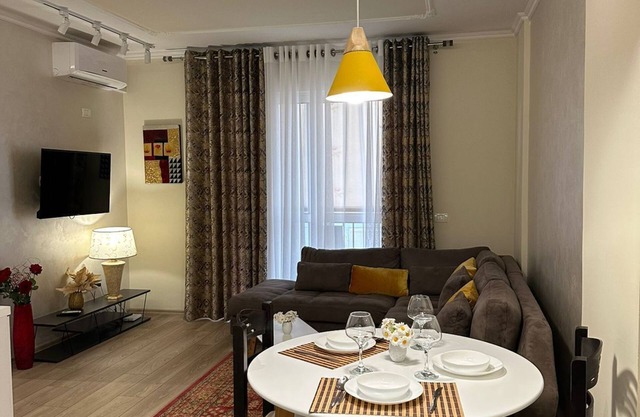 Orange Cozy Apartment Tirana City Center